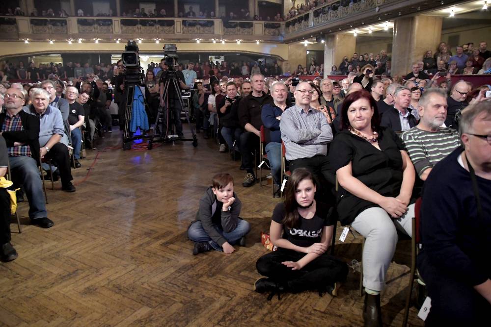 Na Československém beat-festivalu v Lucerně vypískali Václava Klause