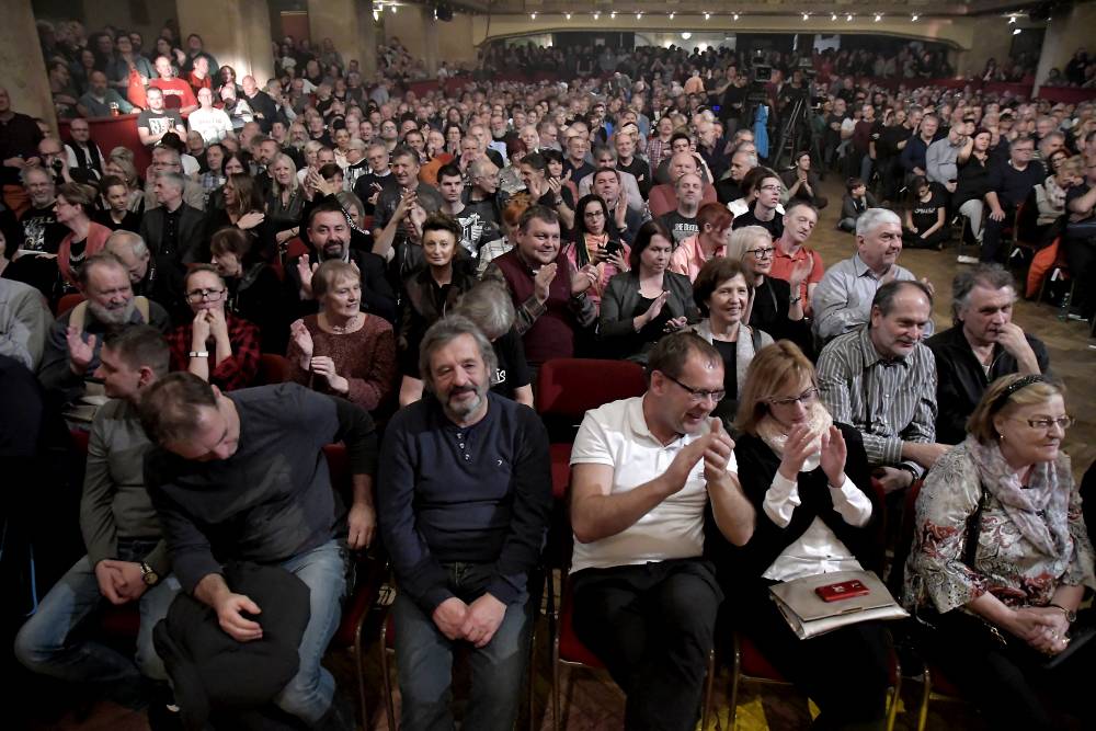 Na Československém beat-festivalu v Lucerně vypískali Václava Klause