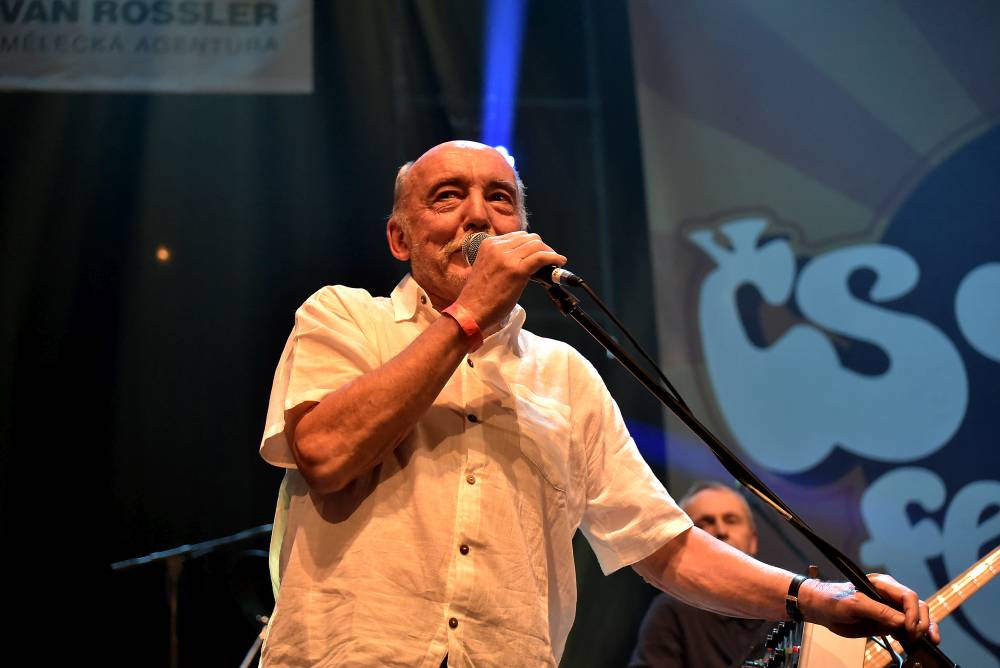 Na Československém beat-festivalu v Lucerně vypískali Václava Klause