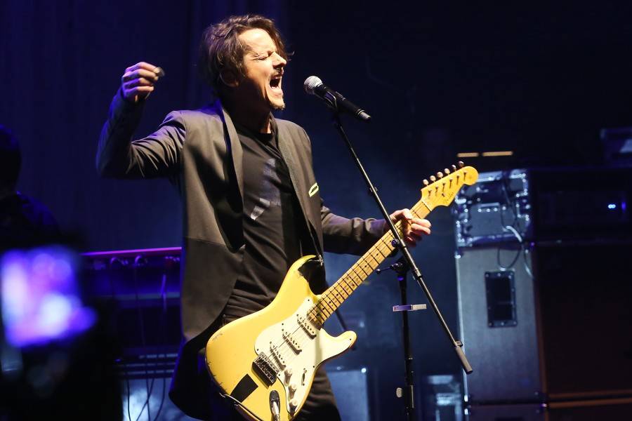 Chinaski na posledním koncertu ve staré sestavě rozdali brněnské onkologii milion. Zazpívala také Ewa Farna