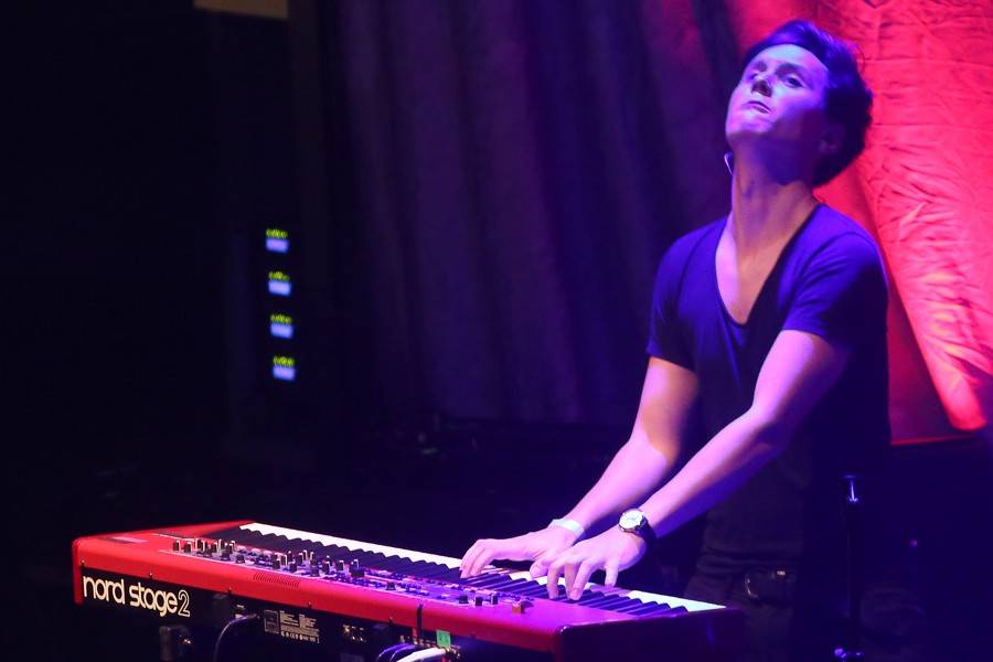 Chinaski na posledním koncertu ve staré sestavě rozdali brněnské onkologii milion. Zazpívala také Ewa Farna