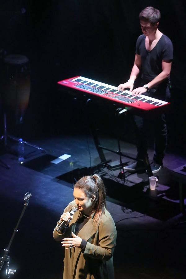 Chinaski na posledním koncertu ve staré sestavě rozdali brněnské onkologii milion. Zazpívala také Ewa Farna