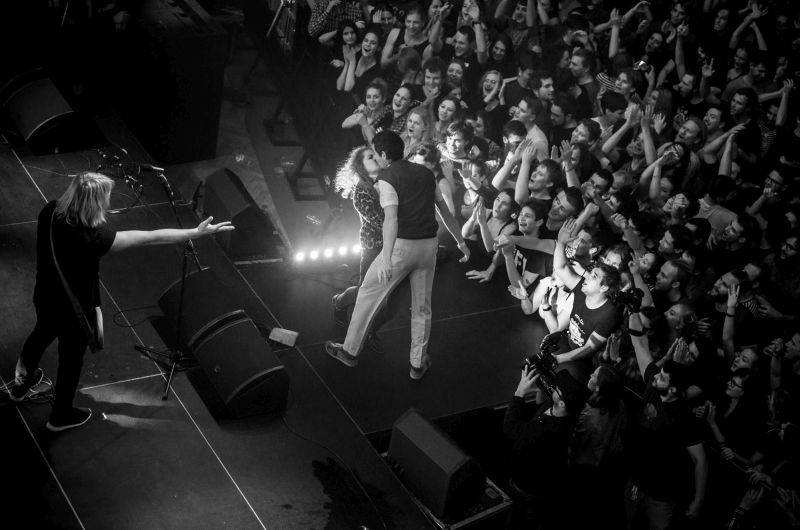 Vypsaná Fixa dobyla velkou Lucernu, fanoušky potěšila i čtením