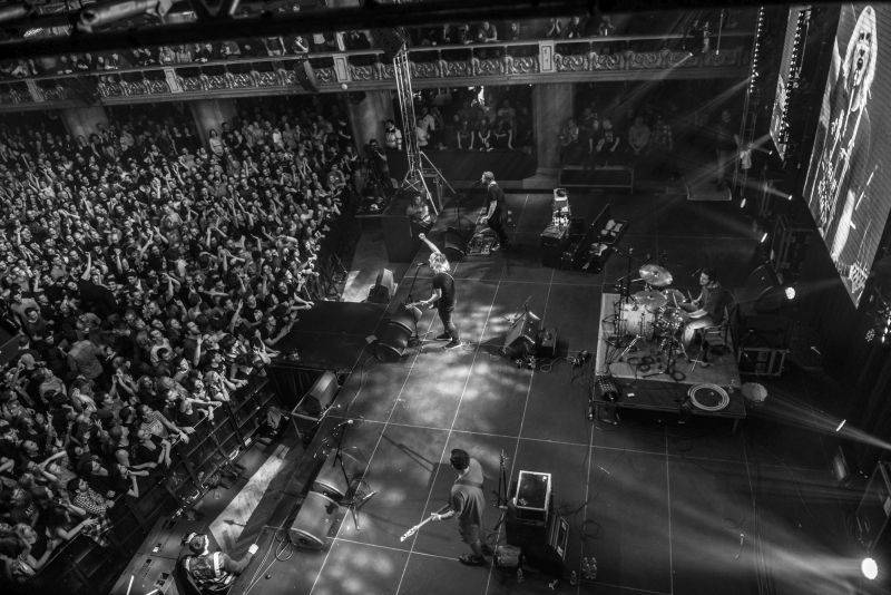 Vypsaná Fixa dobyla velkou Lucernu, fanoušky potěšila i čtením