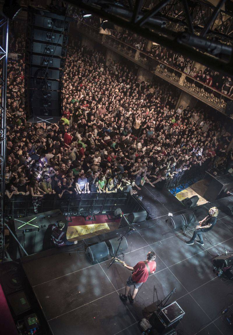 Vypsaná Fixa dobyla velkou Lucernu, fanoušky potěšila i čtením