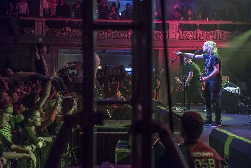 Vypsaná Fixa dobyla velkou Lucernu, fanoušky potěšila i čtením