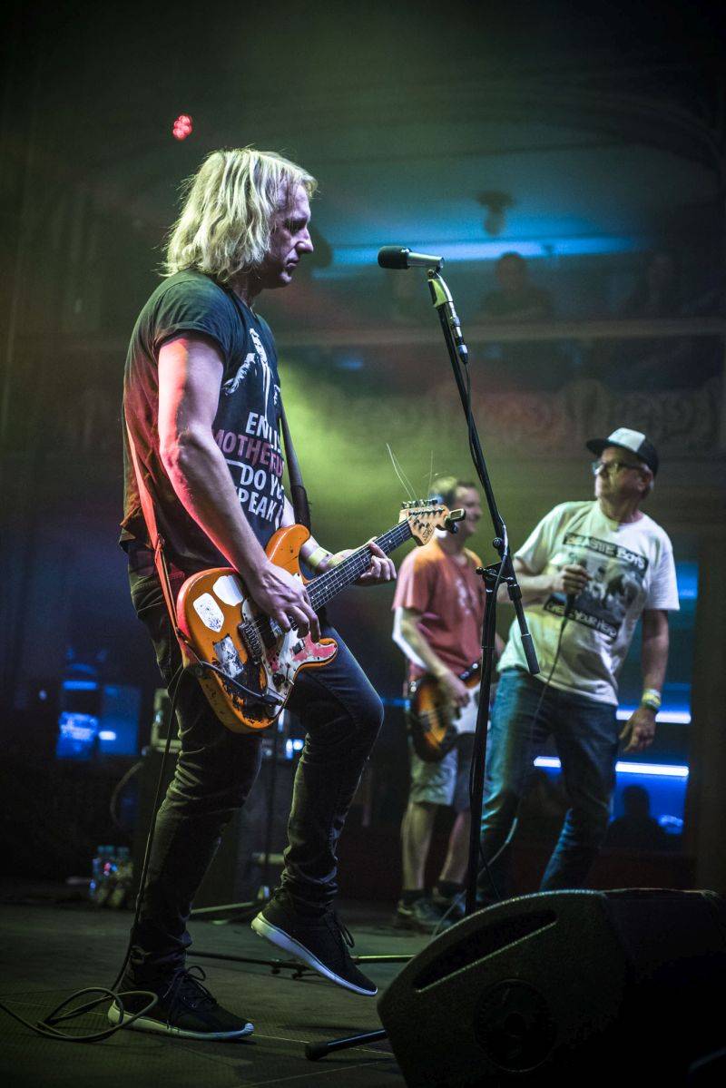 Vypsaná Fixa dobyla velkou Lucernu, fanoušky potěšila i čtením