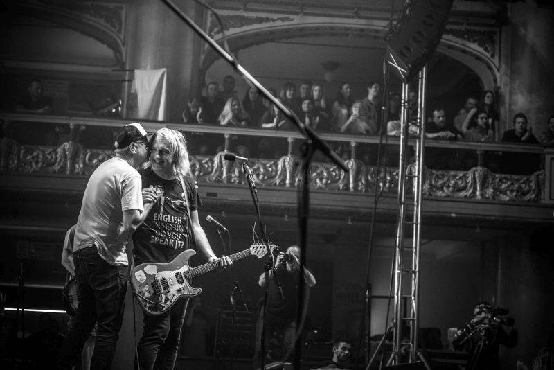 Vypsaná Fixa dobyla velkou Lucernu, fanoušky potěšila i čtením