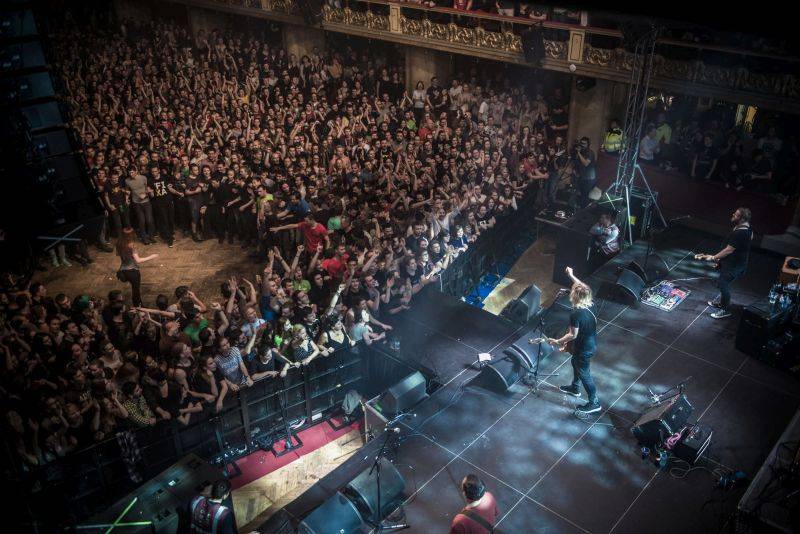 Vypsaná Fixa dobyla velkou Lucernu, fanoušky potěšila i čtením
