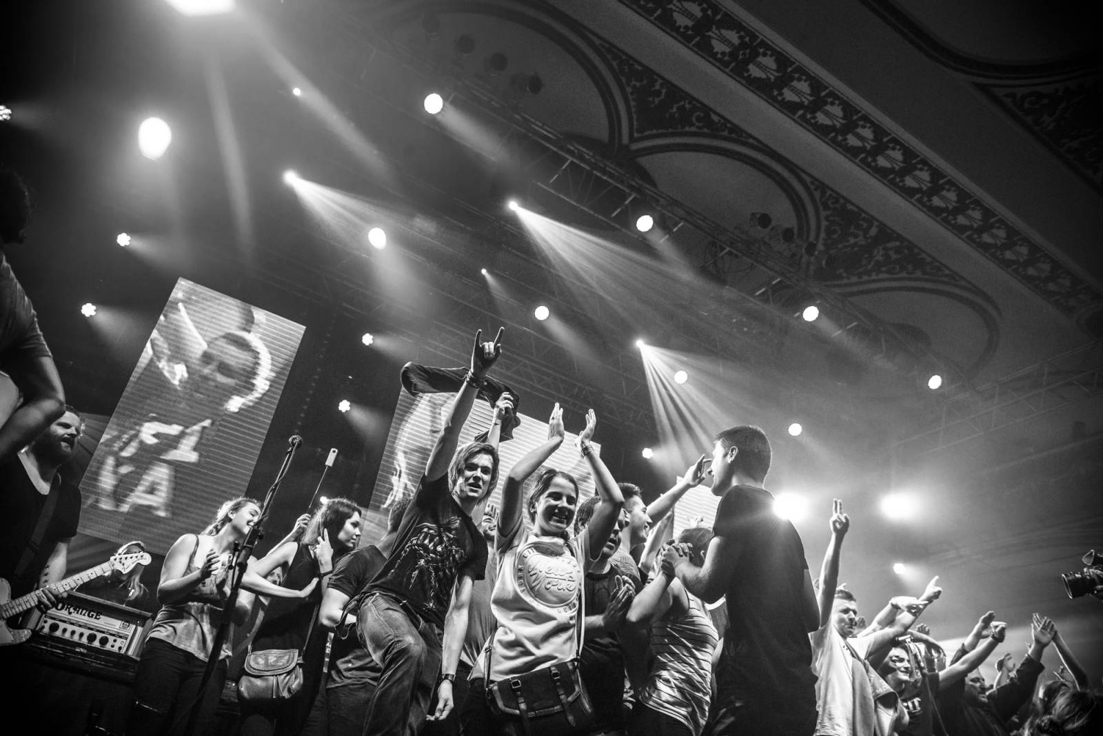 Vypsaná Fixa dobyla velkou Lucernu, fanoušky potěšila i čtením