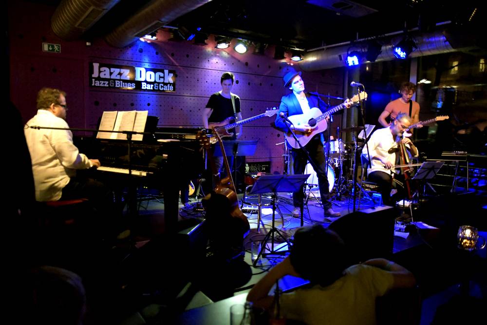 Blue Shadows pokračoval v Jazz Docku i ve středu večer 