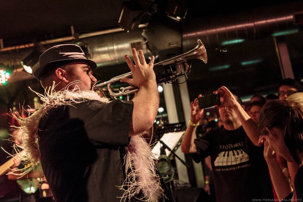 Sto zvířat to v rámci Elephant tour rozjeli v Jazz Docku. V únoru se tam vrátí