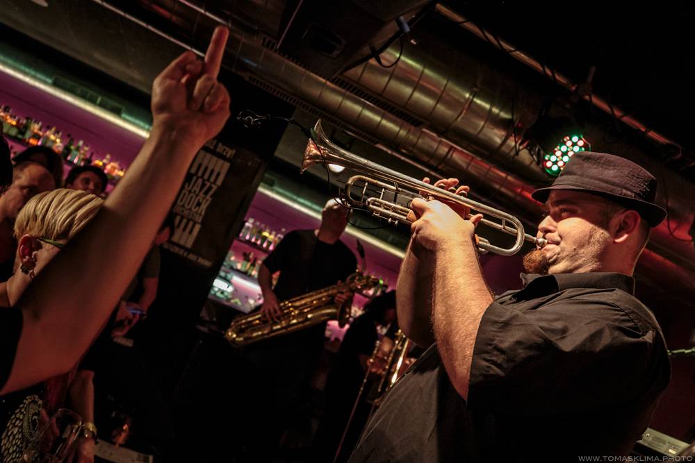 Sto zvířat to v rámci Elephant tour rozjeli v Jazz Docku. V únoru se tam vrátí