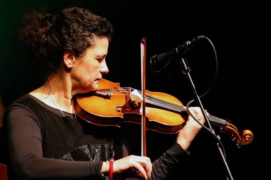 Iva Bittová řádila v Hodoníně, doprovodili ji Čikori