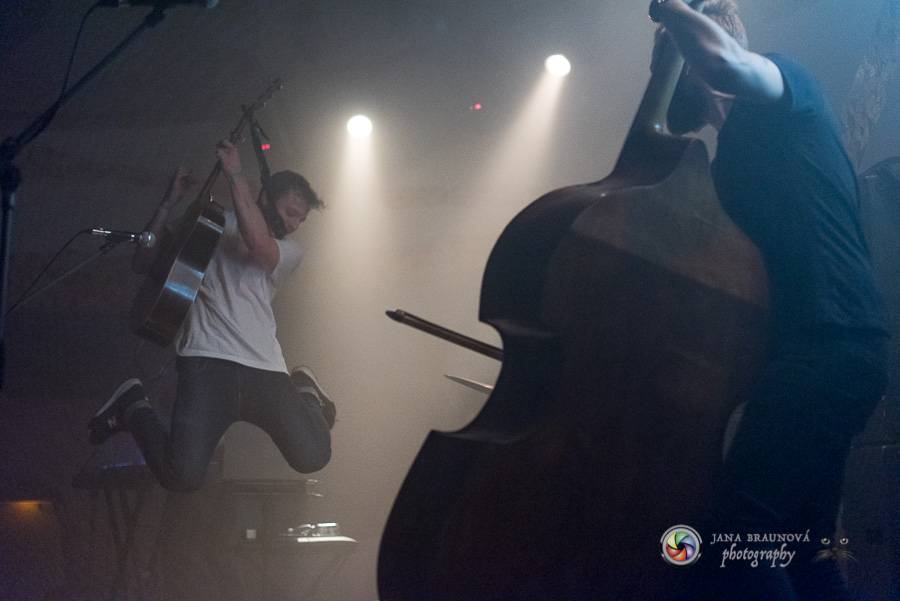 Thom Artway a teepee zavítali do plzeňského klubu Buena Vista