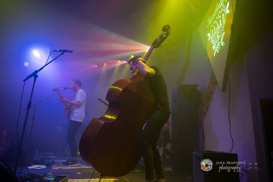 Thom Artway a teepee zavítali do plzeňského klubu Buena Vista