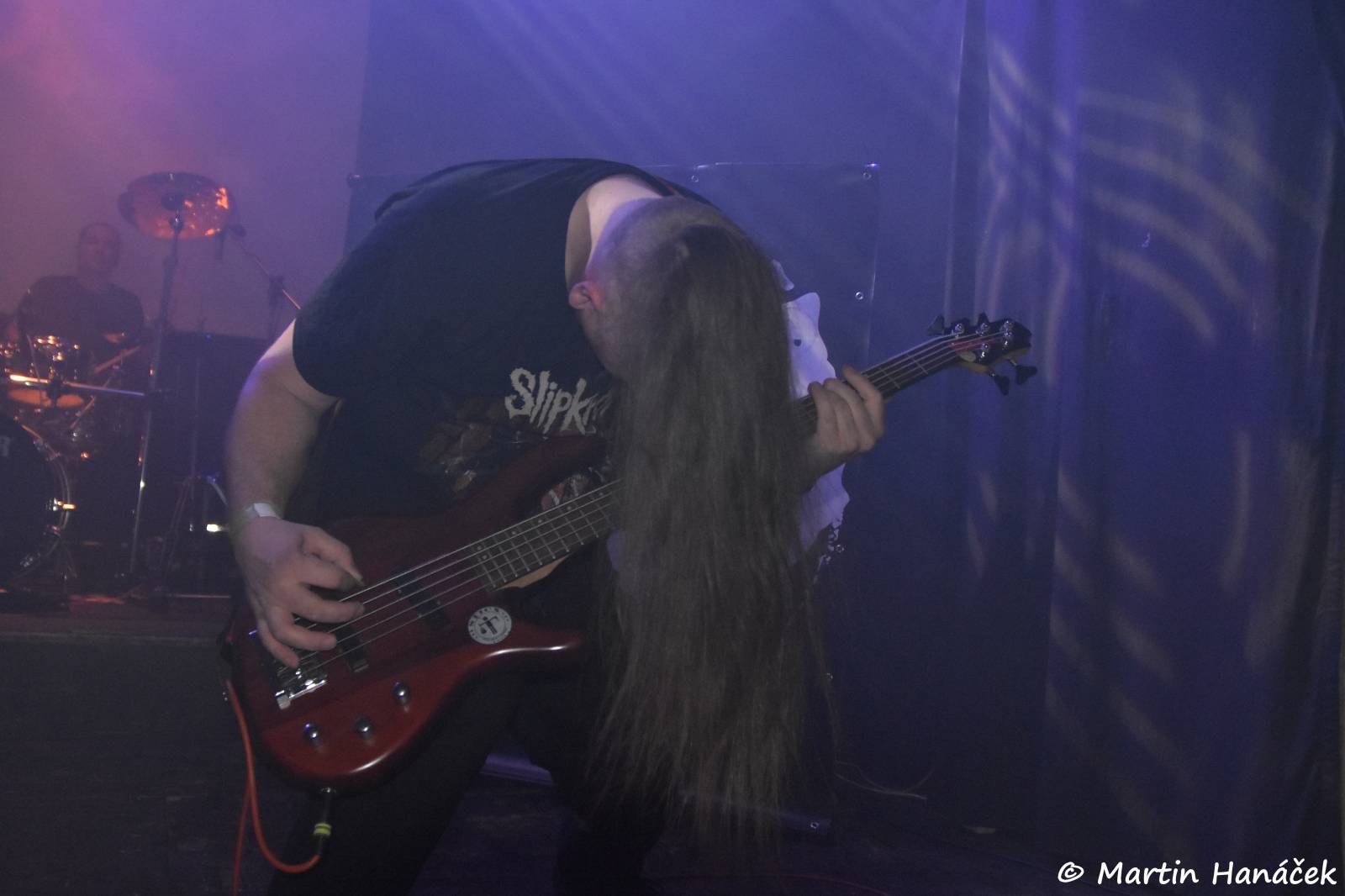 V Divadle Pod Lampou zněly ostré kytary, vystoupili Middledark a Search and Destroy