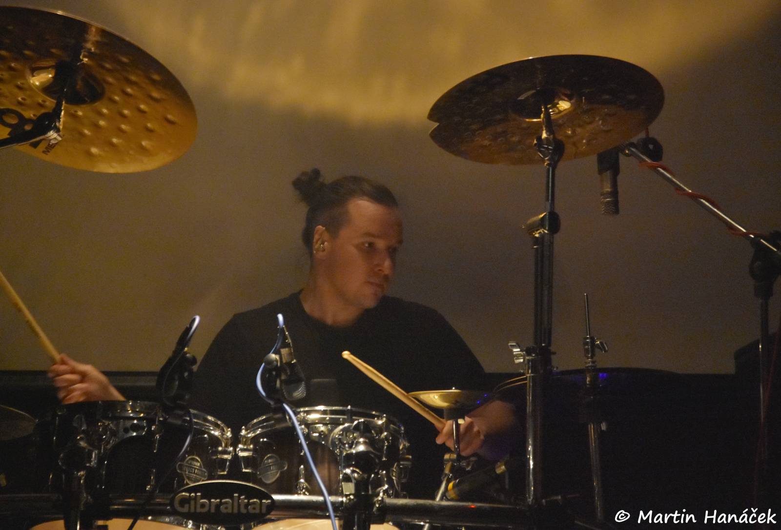 V Divadle Pod Lampou zněly ostré kytary, vystoupili Middledark a Search and Destroy