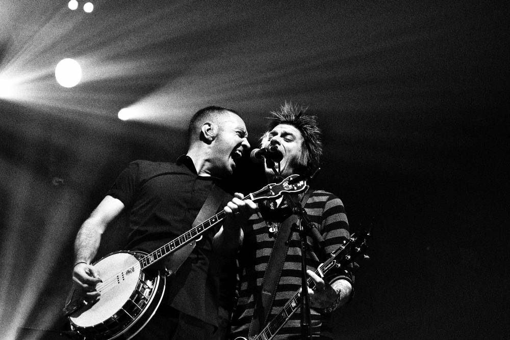 Punkeři Dropkick Murphys napumpovali vyprodanou Malou sportovní halu v Praze neuvěřitelnou energií