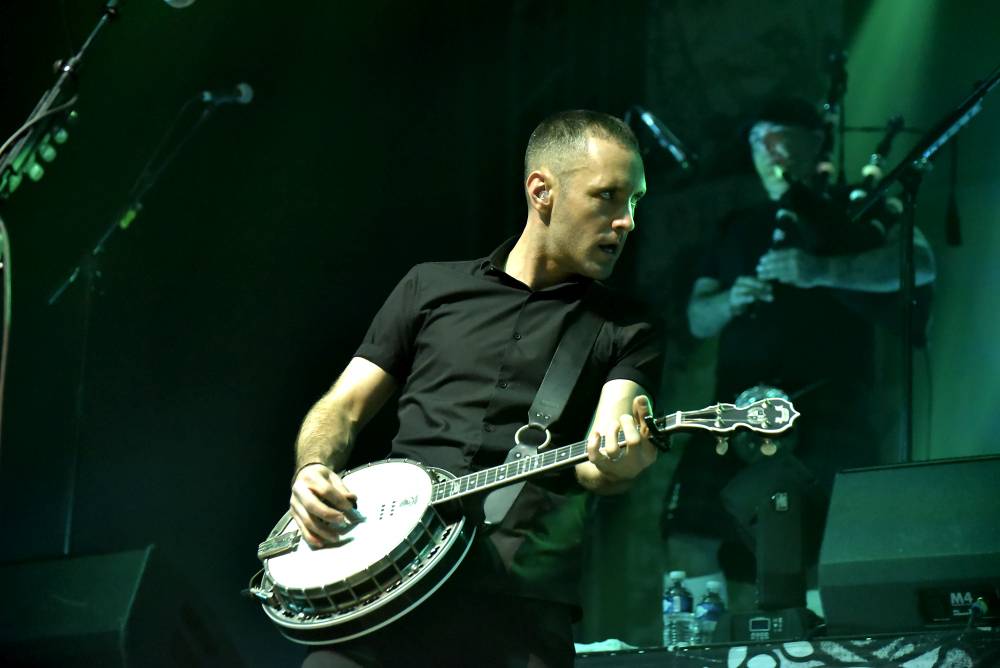 Punkeři Dropkick Murphys napumpovali vyprodanou Malou sportovní halu v Praze neuvěřitelnou energií