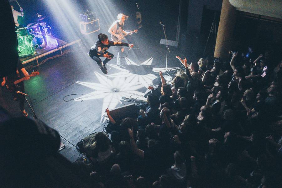 John Wolfhooker zhasli v Akropoli a rozjeli parádní jízdu, ukázal se i Thom Artway