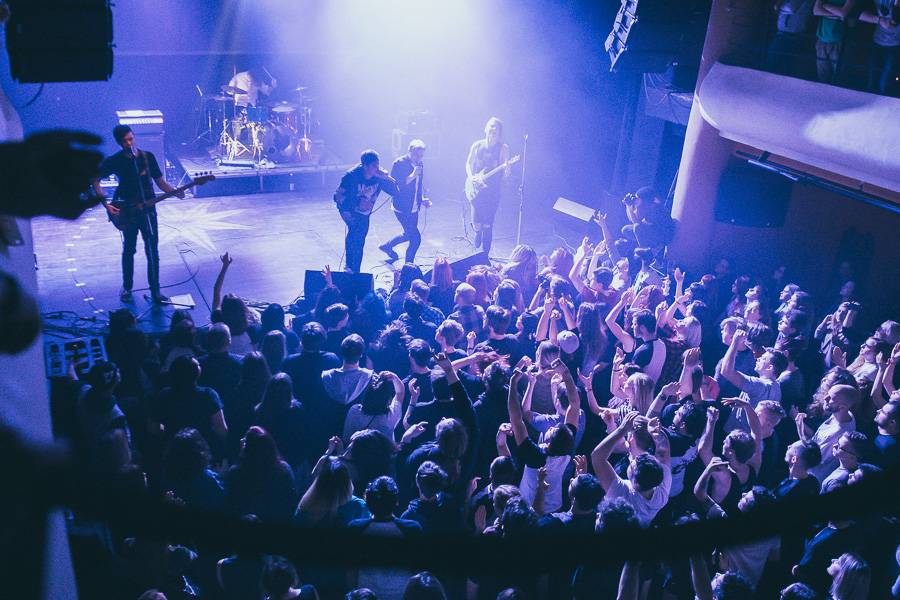 John Wolfhooker zhasli v Akropoli a rozjeli parádní jízdu, ukázal se i Thom Artway