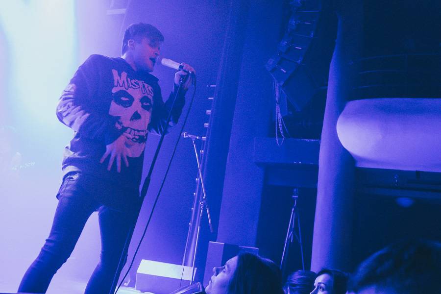 John Wolfhooker zhasli v Akropoli a rozjeli parádní jízdu, ukázal se i Thom Artway