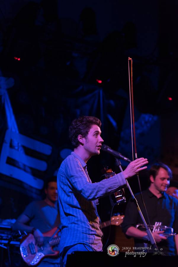 Skupina dobře vypadajících mužů Poletíme? přivedla fanoušky v Plzni do varu