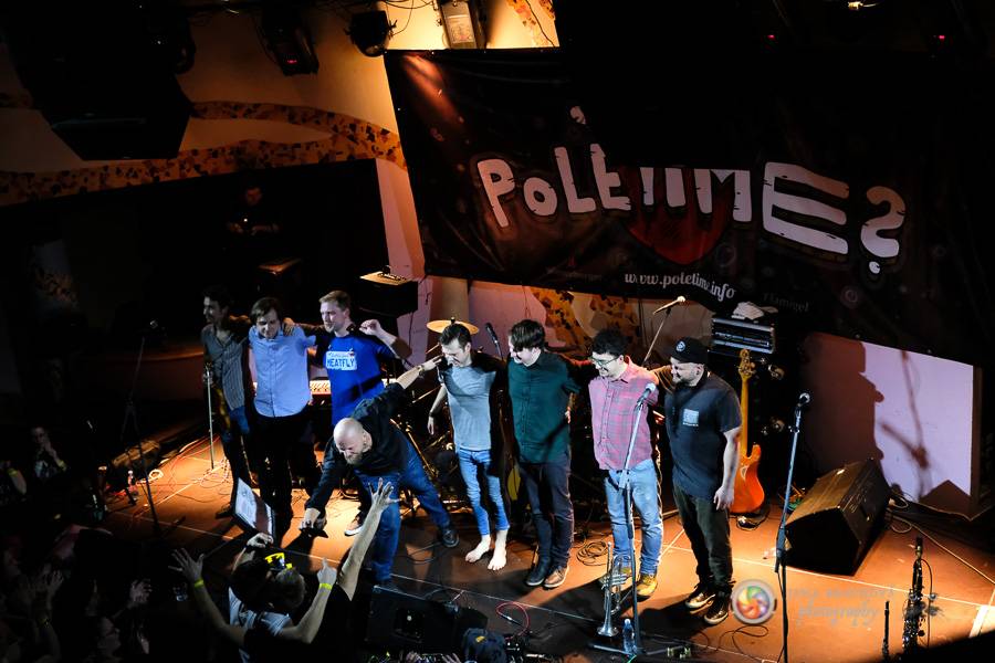 Skupina dobře vypadajících mužů Poletíme? přivedla fanoušky v Plzni do varu