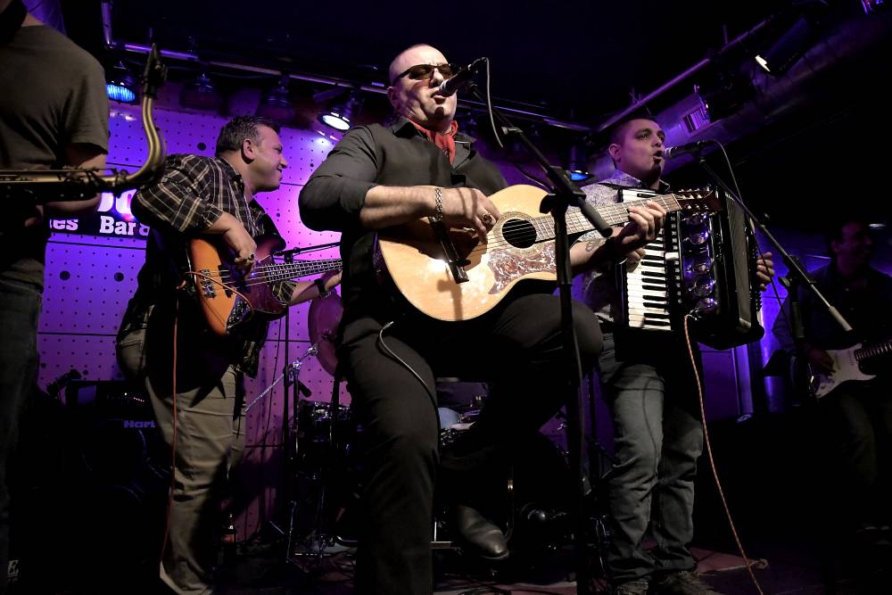 Terne Čhave rozjeli cikánský mejdan. V Jazz Docku předvedli svůj rom'n'roll