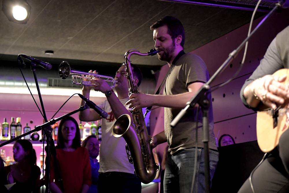 Terne Čhave rozjeli cikánský mejdan. V Jazz Docku předvedli svůj rom'n'roll