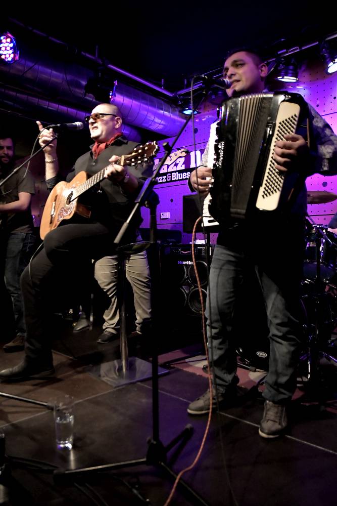 Terne Čhave rozjeli cikánský mejdan. V Jazz Docku předvedli svůj rom'n'roll