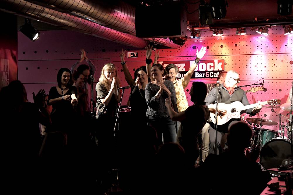 Terne Čhave rozjeli cikánský mejdan. V Jazz Docku předvedli svůj rom'n'roll