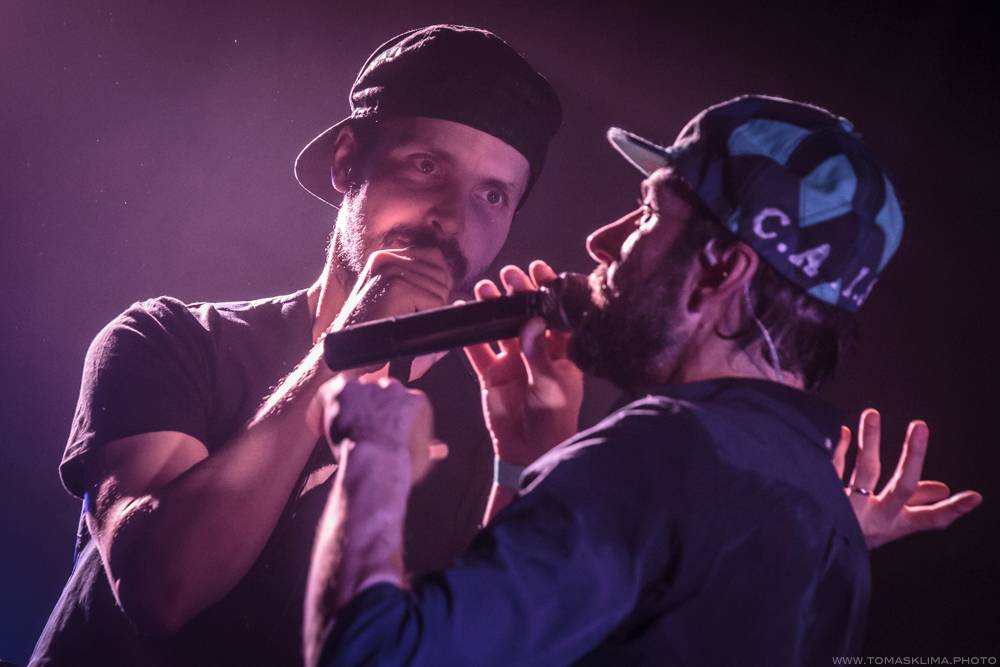 Tata Bojs oslavili dvacet let kina Aero originálním cyklokoncertem