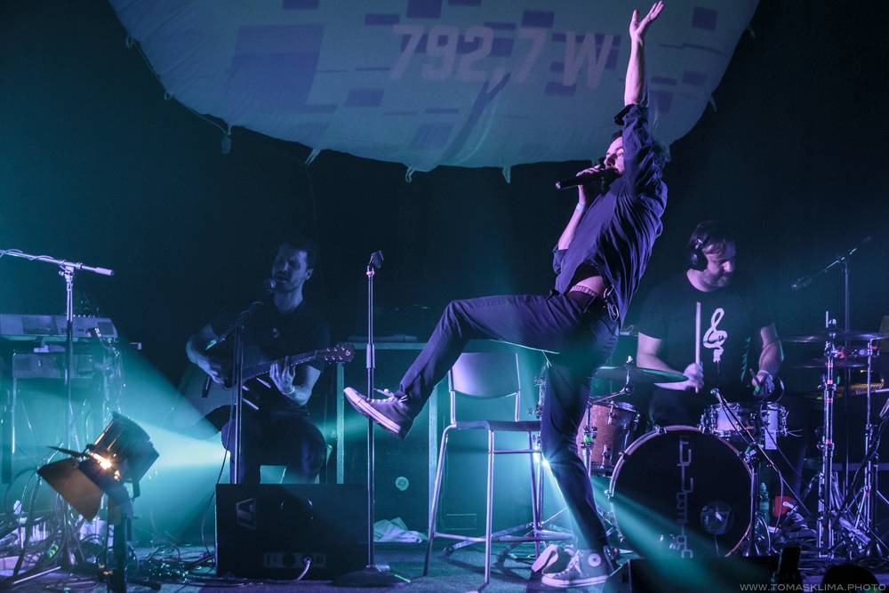 Tata Bojs oslavili dvacet let kina Aero originálním cyklokoncertem