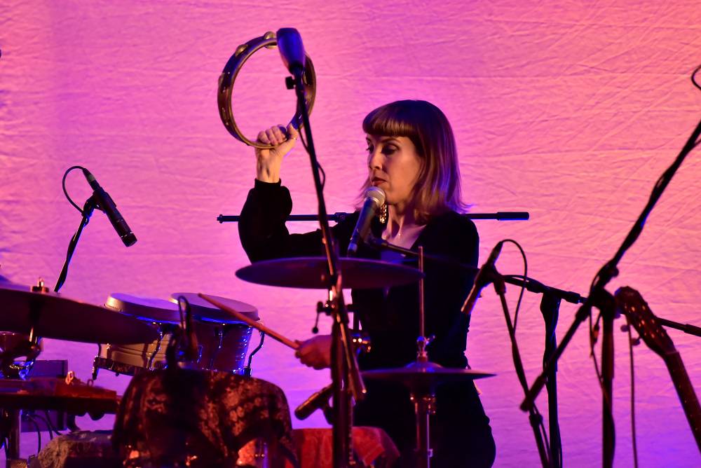 Iron & Wine dobyl Divadlo Hybernia hned napoprvé