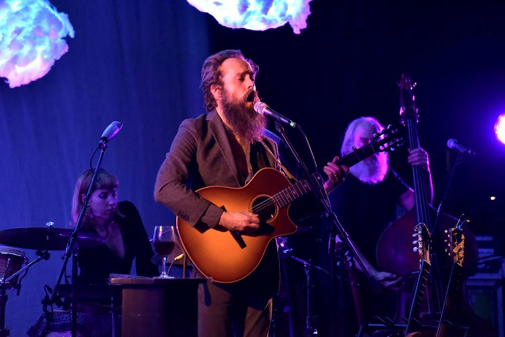 Iron & Wine dobyl Divadlo Hybernia hned napoprvé