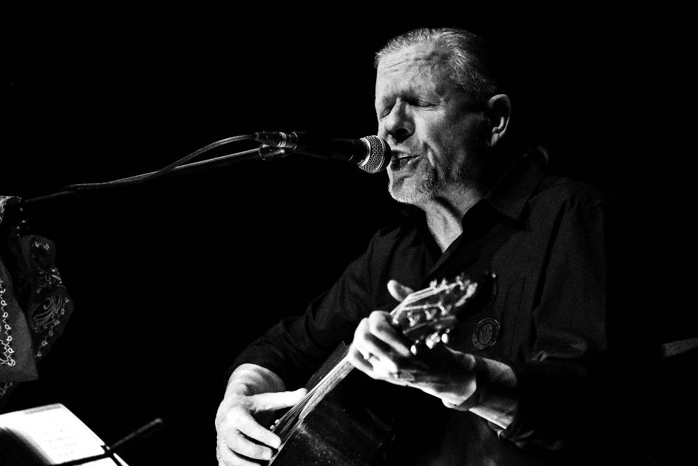 Michael Gira v Praze dokázal, že po konci Swans má i sólově co nabídnout