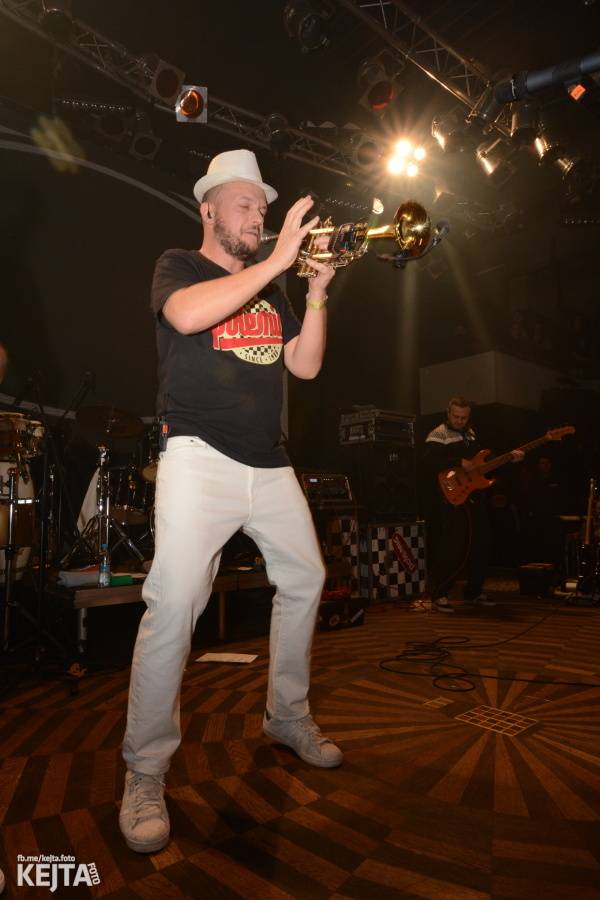 Polemic rozjeli v Lucerna Music Baru ValentýnSKA party 