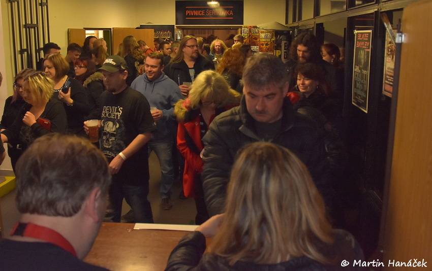 Dymytry slaví Patnáct let pod maskou, tleskala jim vyprodaná Šeříkovka v Plzni