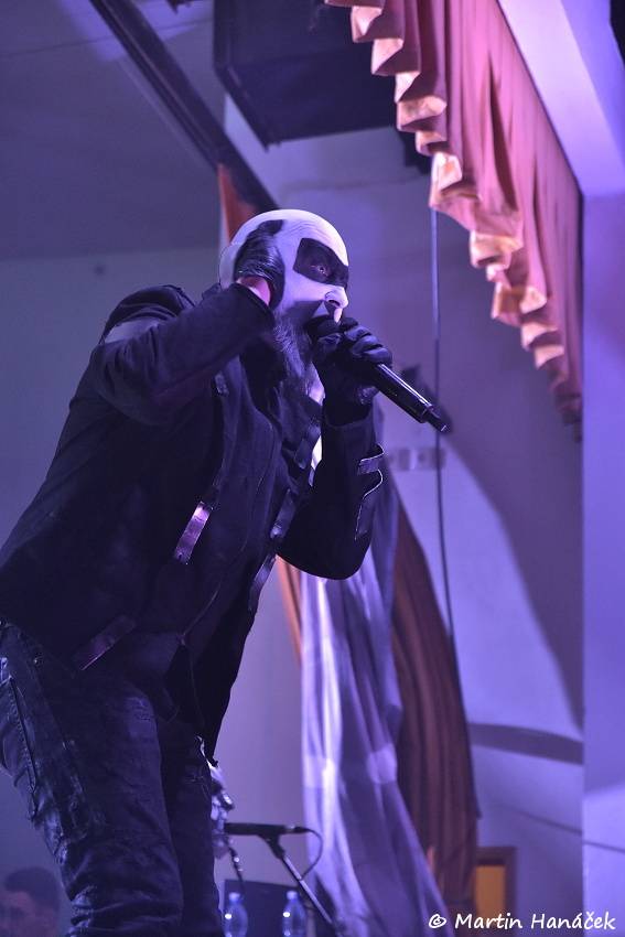 Dymytry slaví Patnáct let pod maskou, tleskala jim vyprodaná Šeříkovka v Plzni