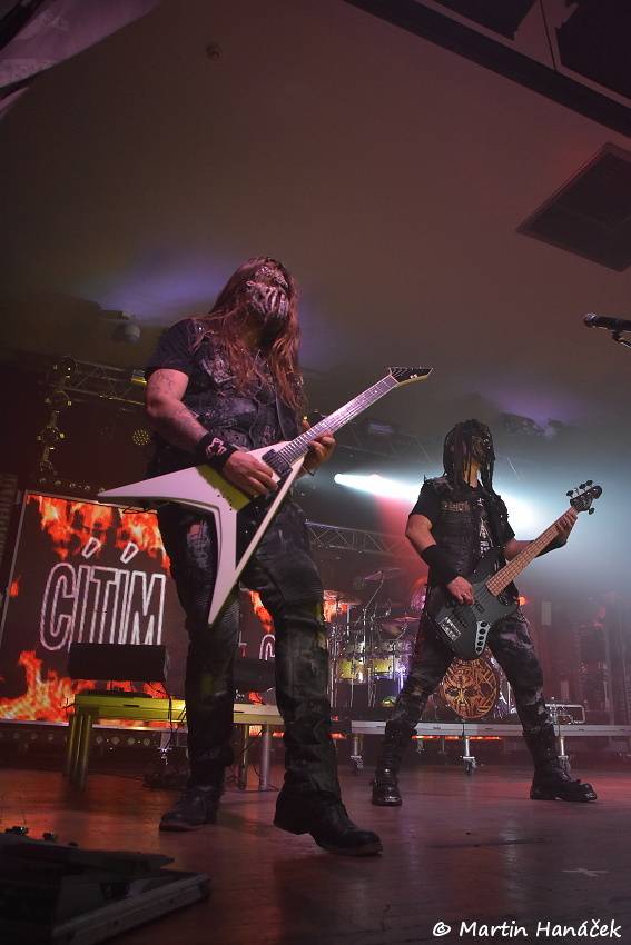 Dymytry slaví Patnáct let pod maskou, tleskala jim vyprodaná Šeříkovka v Plzni