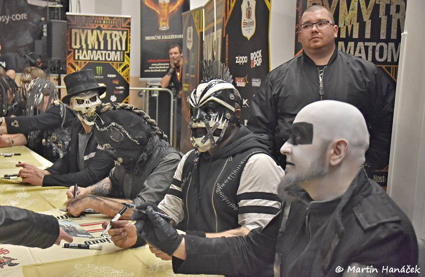 Dymytry slaví Patnáct let pod maskou, tleskala jim vyprodaná Šeříkovka v Plzni