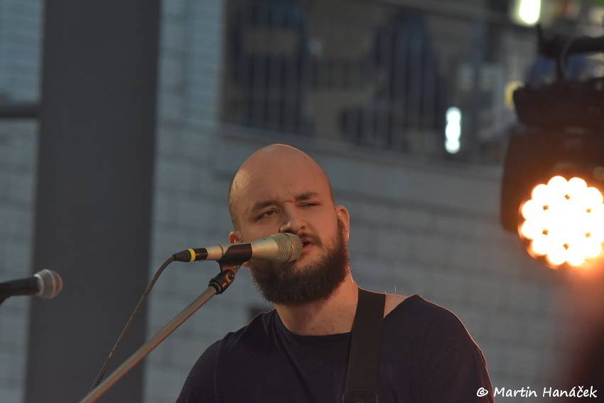 Valentýnská party Žebříku v Plzni: Fanoušky potěšili Anna K., Pokáč i Honza Křížek