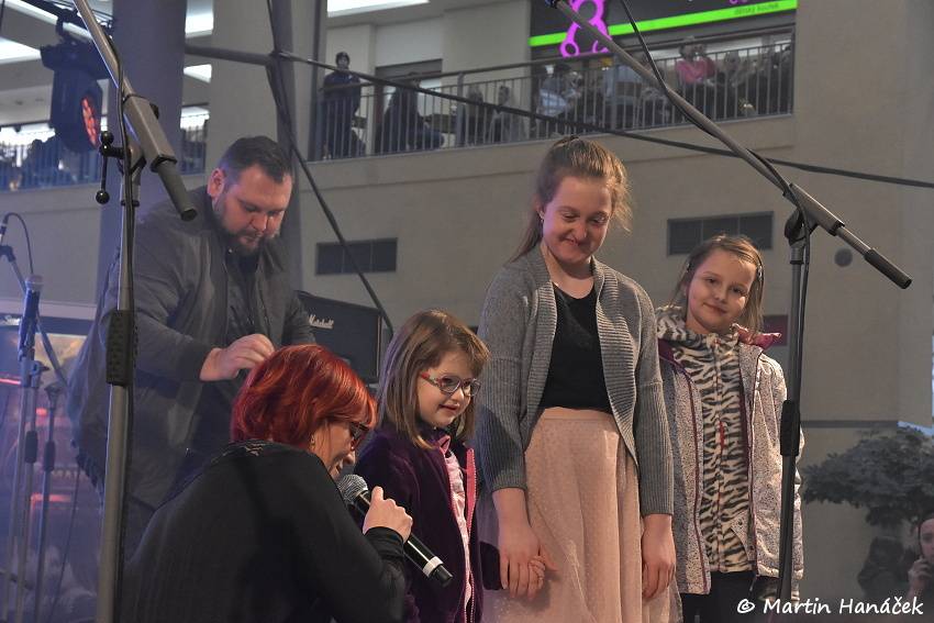 Valentýnská party Žebříku v Plzni: Fanoušky potěšili Anna K., Pokáč i Honza Křížek