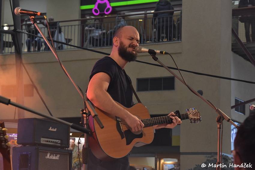 Valentýnská party Žebříku v Plzni: Fanoušky potěšili Anna K., Pokáč i Honza Křížek