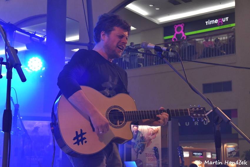 Valentýnská party Žebříku v Plzni: Fanoušky potěšili Anna K., Pokáč i Honza Křížek