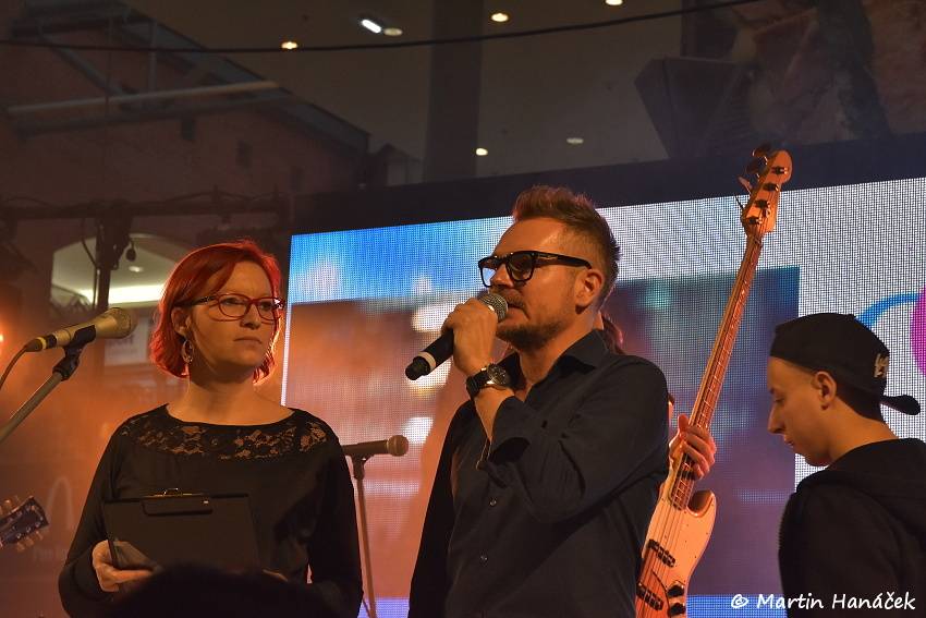 Valentýnská party Žebříku v Plzni: Fanoušky potěšili Anna K., Pokáč i Honza Křížek