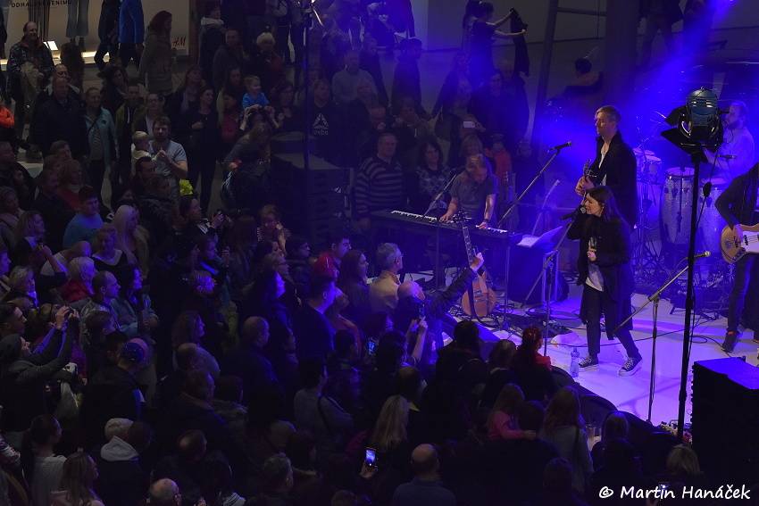 Valentýnská party Žebříku v Plzni: Fanoušky potěšili Anna K., Pokáč i Honza Křížek