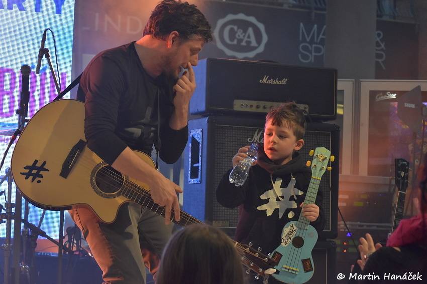 Valentýnská party Žebříku v Plzni: Fanoušky potěšili Anna K., Pokáč i Honza Křížek